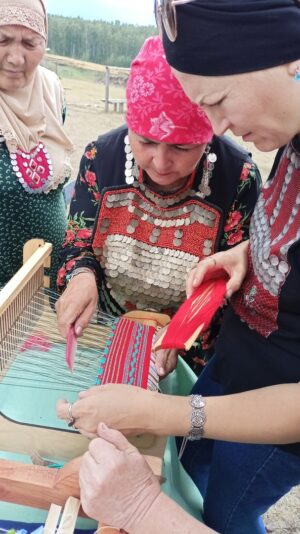 Мастер-классы по ткачеству в рамках Межрегионального фестиваля «Башҡорт балаҫы»
